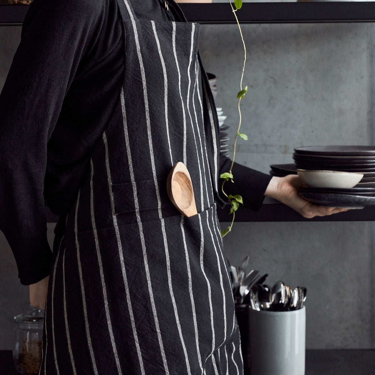 House Doctor Apron, Hdchef, Black w. vita ränder