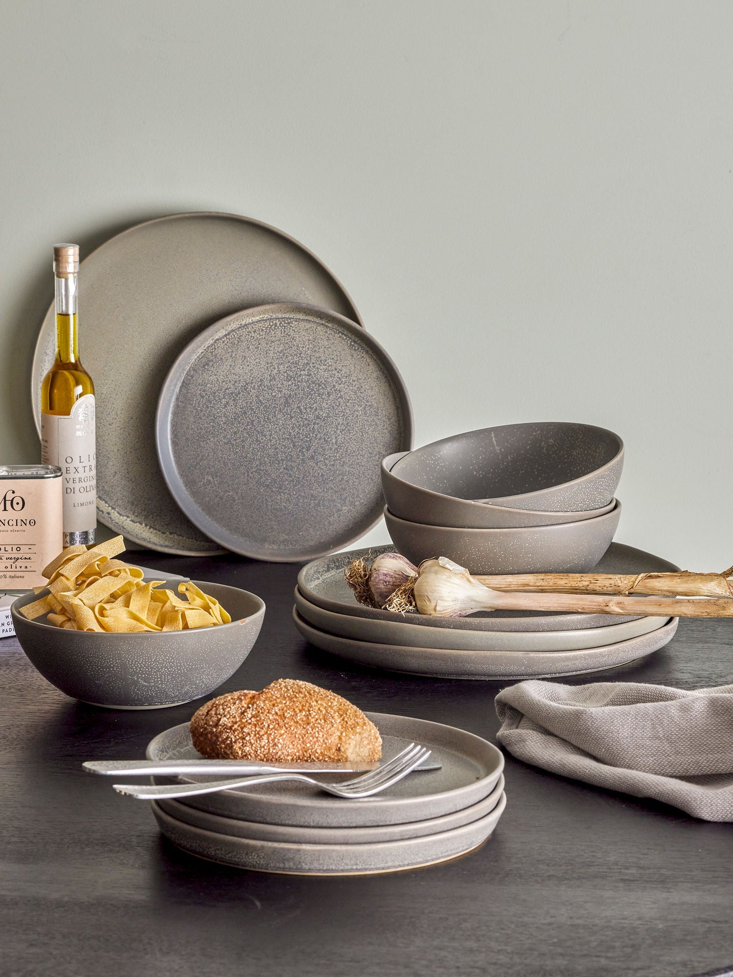 Set di stoviglie Bloomingville Kendra, grigio, grepa