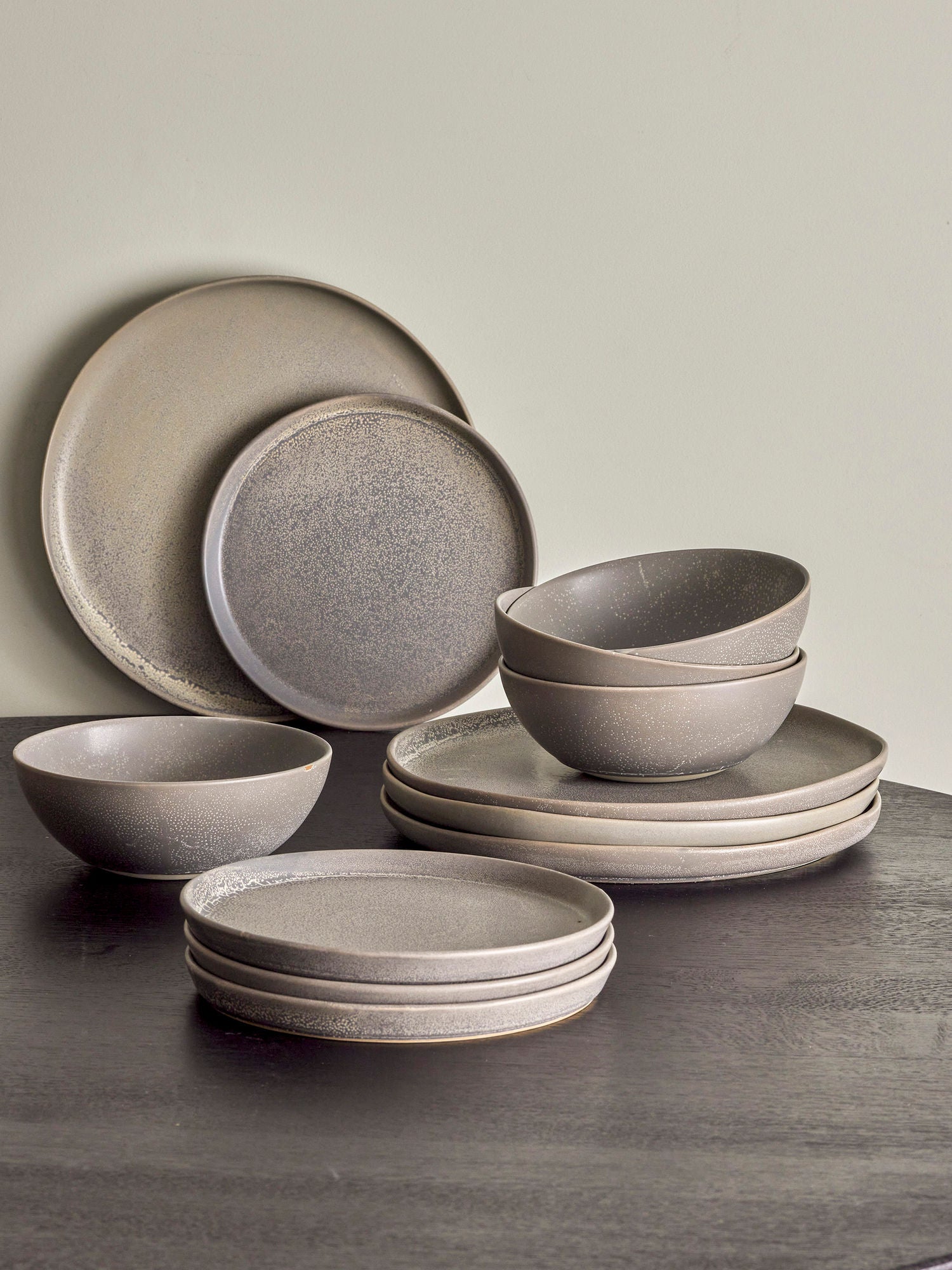 Set di stoviglie Bloomingville Kendra, grigio, grepa