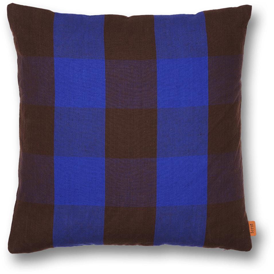 Ferm Living Grand Cushion, chocolate/azul brillante