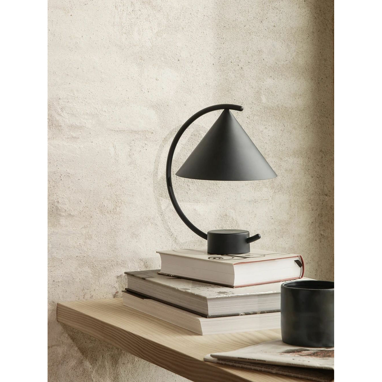 Ferm Living Meridianlampa, svart