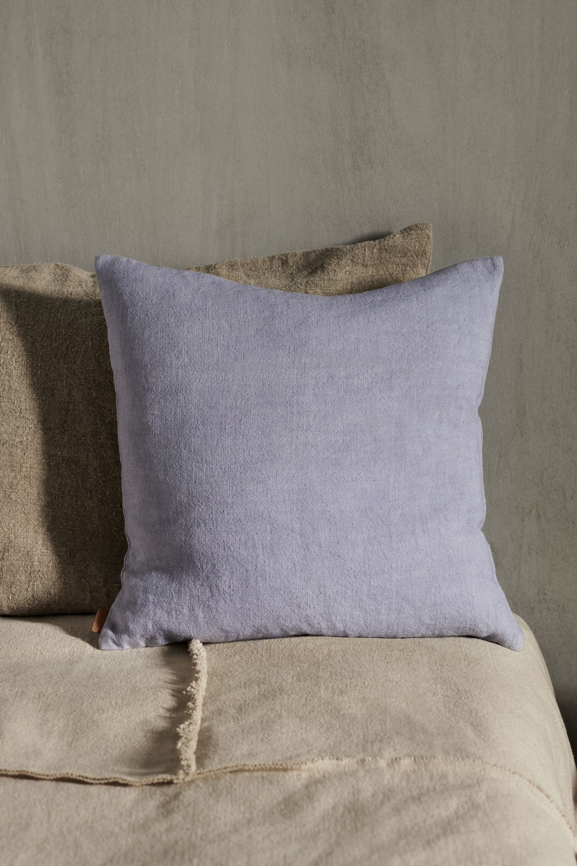 Ferm Living Coussin de lin lourd, lilas