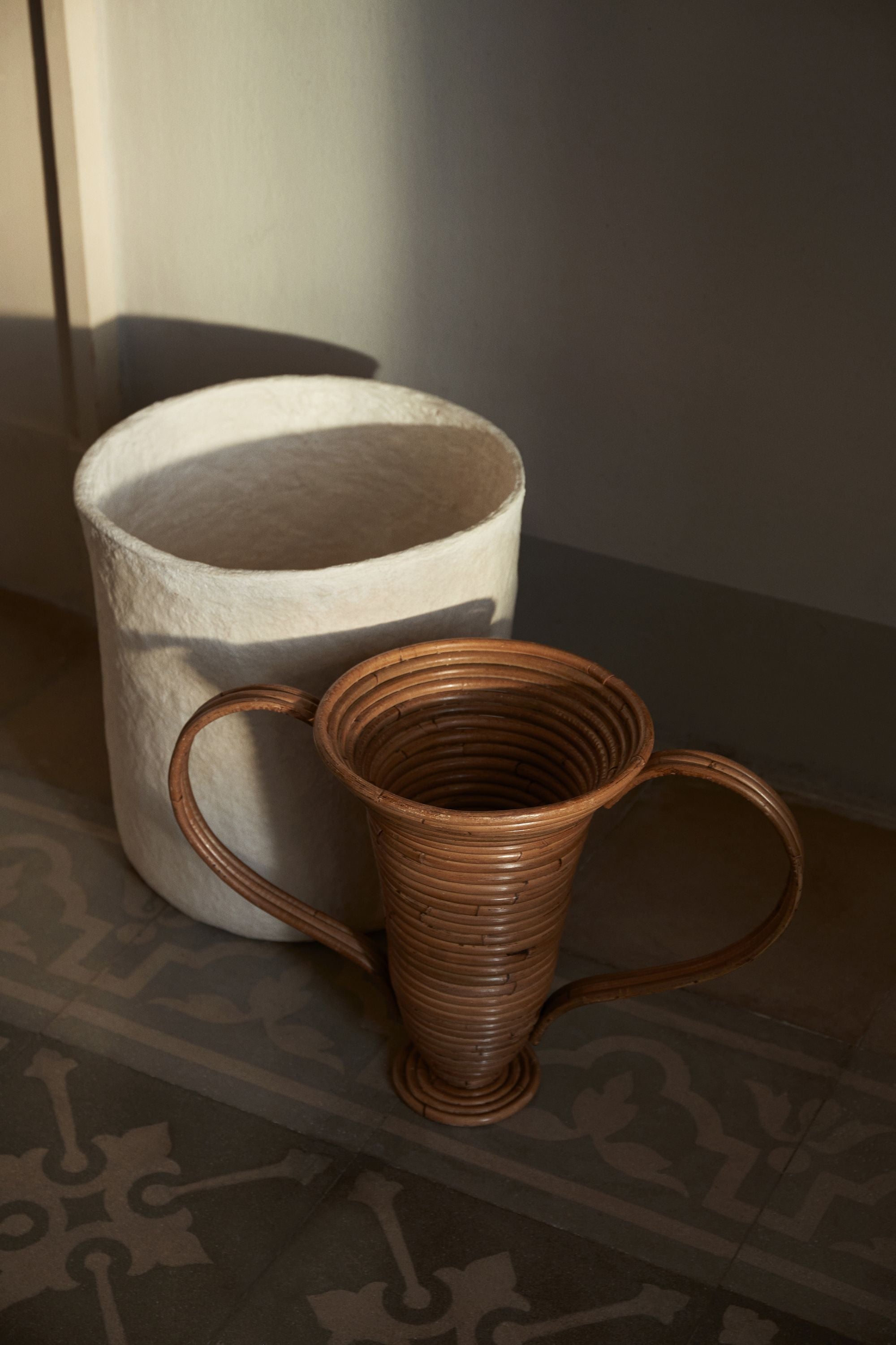 Ferm Living Amphora花瓶，小而自然的染色
