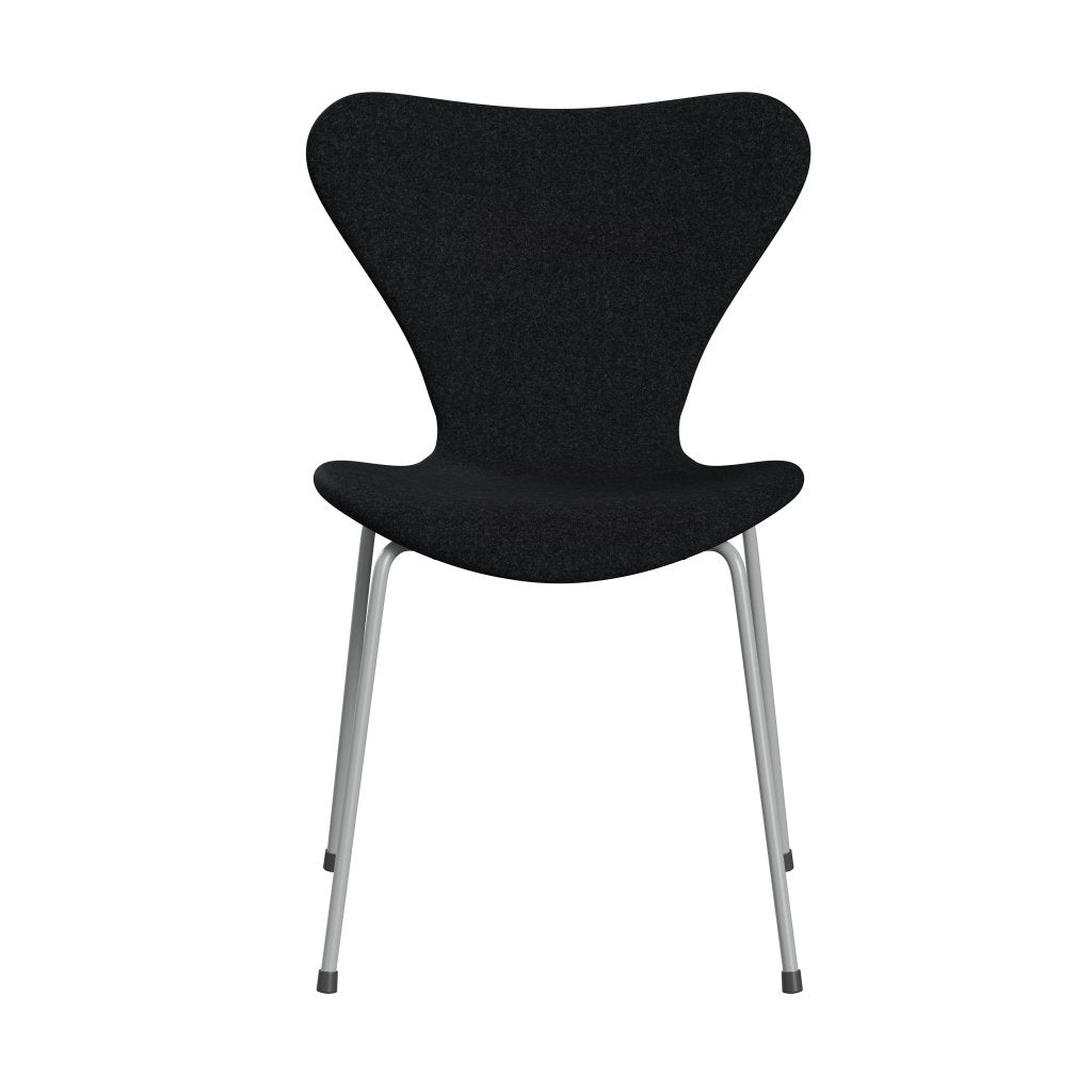 Fritz Hansen 3107 stol fuld polstring, ni grå/divina md sort