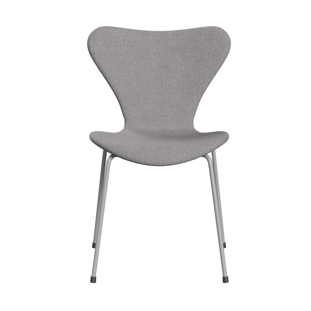 Fritz Hansen 3107 Chair Full Upholstery, Nine Grey/Divina Md Cool Light Grey