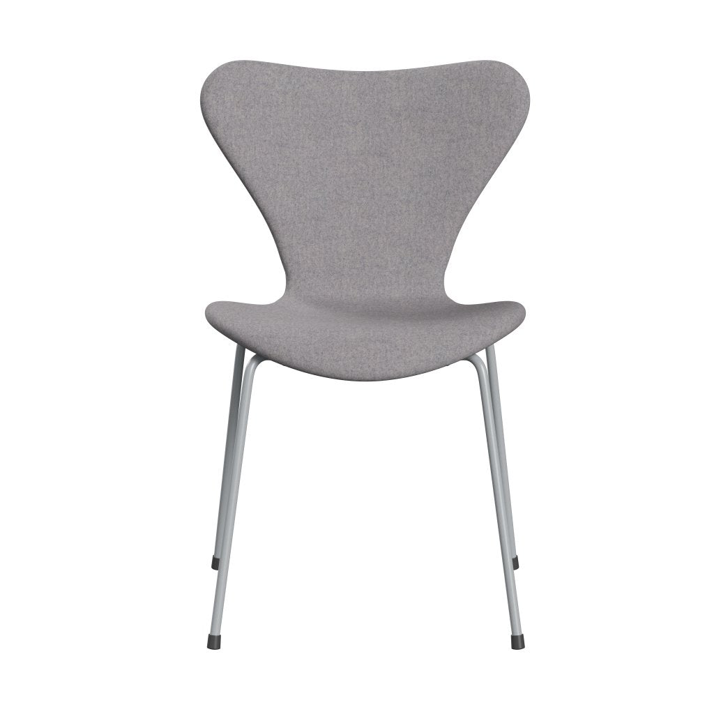 Fritz Hansen 3107 Chair Full Upholstery, Silver Grey/Divina Md Cool Light Grey