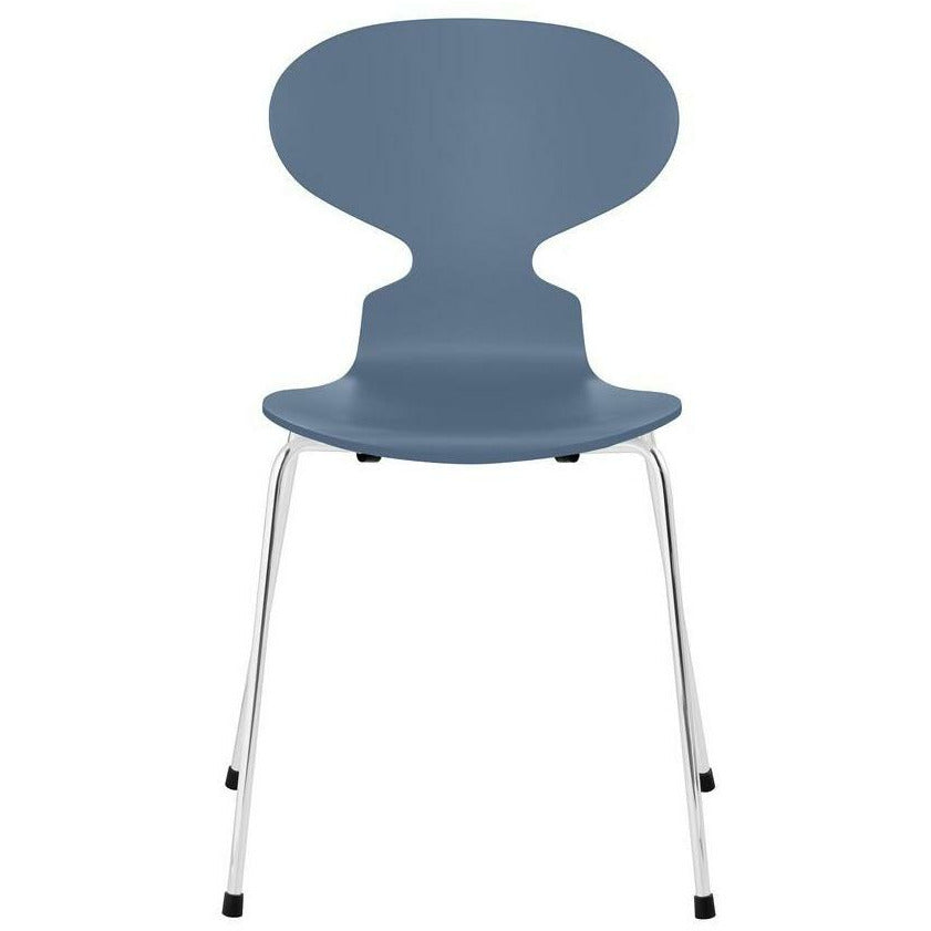 Fritz Hansen Ant sedia laccata a blu laccata, base in acciaio cromata