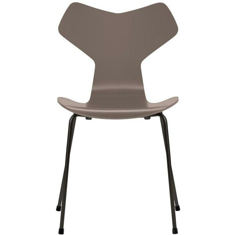 Fritz Hansen Grand Prix Stuhl Lackierte Schale Deep Clay, Untergestell Schwarz