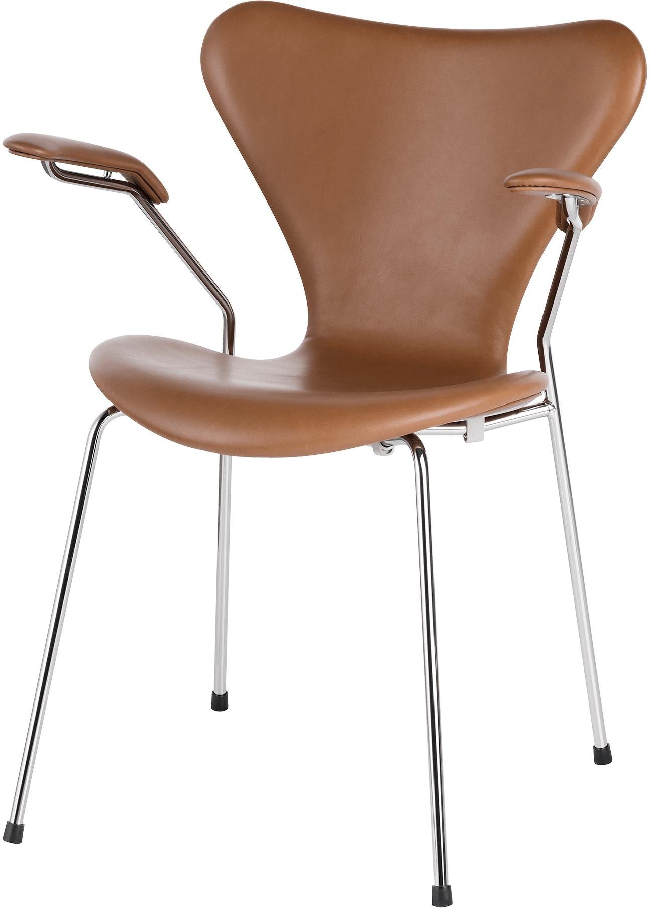 Fritz Hansen Series 7 Armchair Leather, Grace Walnut