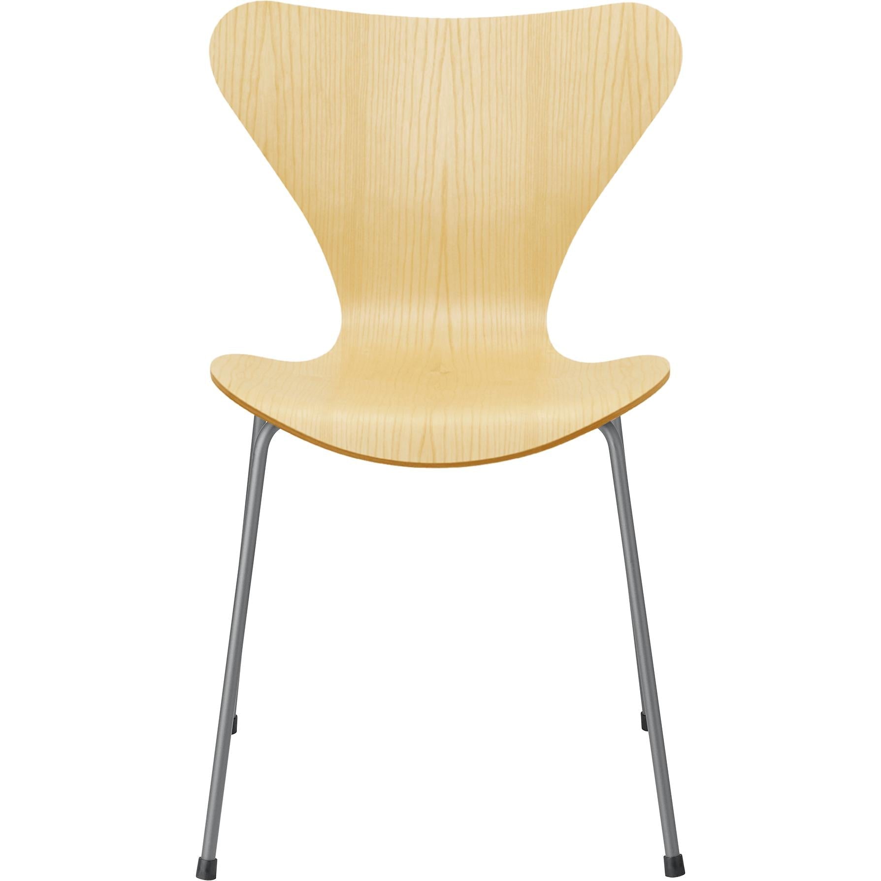 Fritz Hansen Serie 7 Stuhl Furnier Esche Schale, Untergestell Silbergrau