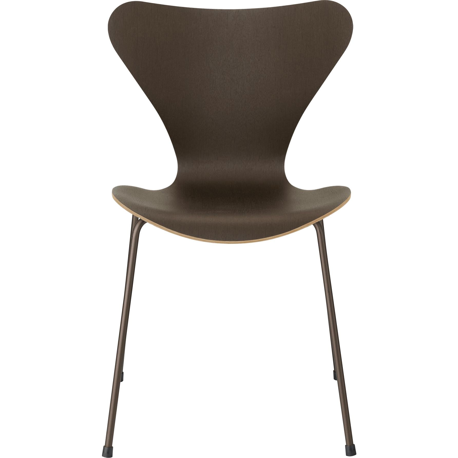 Fritz Hansen Serie 7 Stuhl Furnier Eiche dunkel gebeizt Schale, Fußkreuz Bronze braun