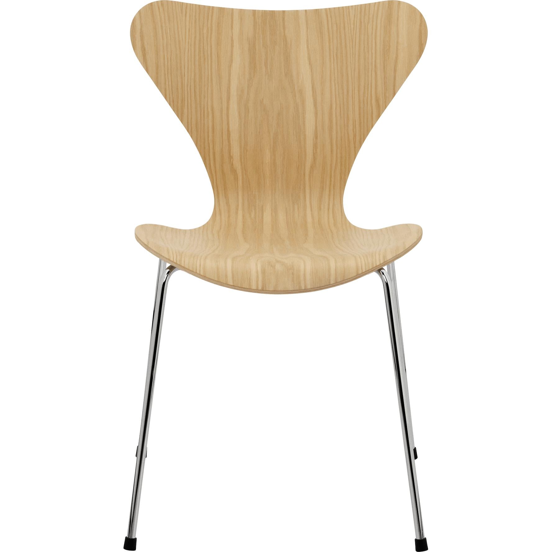 Fritz Hansen Serie 7 Stuhl Eichenfurnierschale, verchromtes Stahlgestell