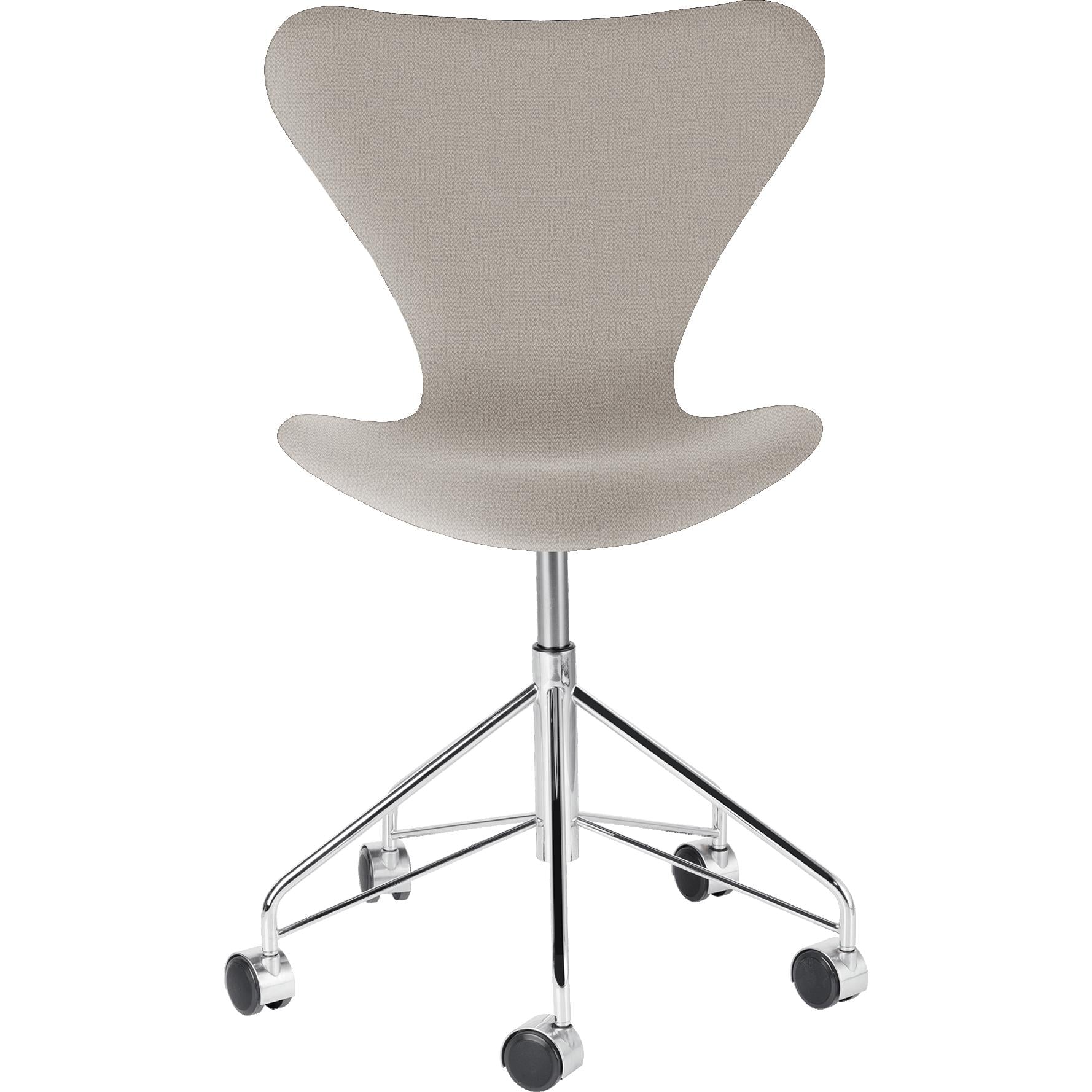 Fritz Hansen Series 7 Sedia girevole Tessuto pieno di tappezzeria Christianshavn, beige leggero