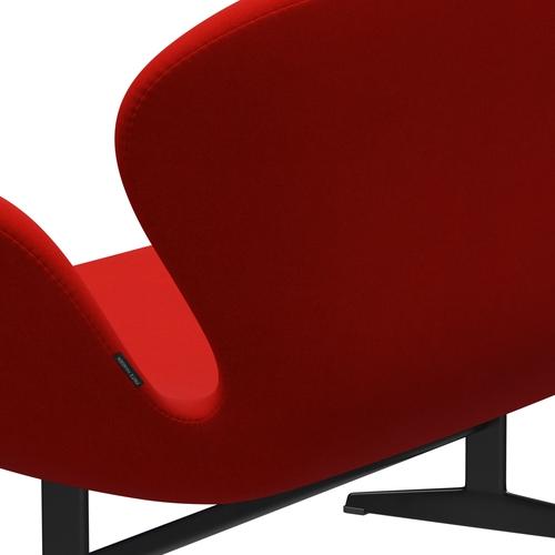 Fritz Hansen Swan Sofa 2-Sitzer, Schwarz Lackiert/Divina Rot (562)