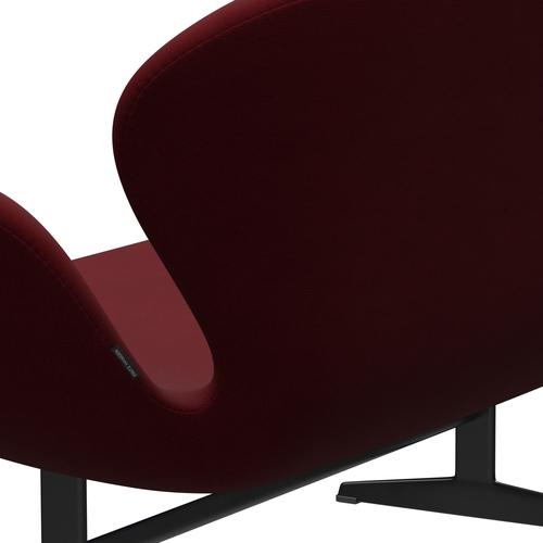 Fritz Hansen Swan Sofa 2-Sitzer, Schwarz Lackiert/Fame Bordeaux (64058)