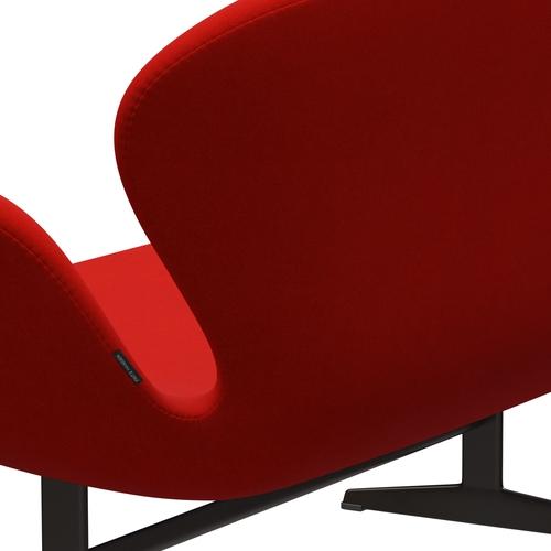 Fritz Hansen Swan Sofa 2-Sitzer, Braun Bronze/Divina Rot (562)