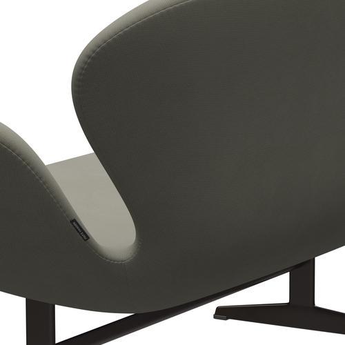 Fritz Hansen Swan Sofa 2-Sitzer, Braun Bronze/Fame Grau (61136)