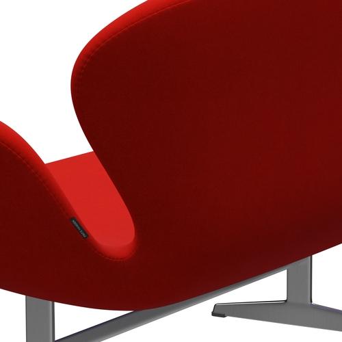 Fritz Hansen Swan Sofa 2-Sitzer, Satiniertes gebürstetes Aluminium/Divina Rot (562)