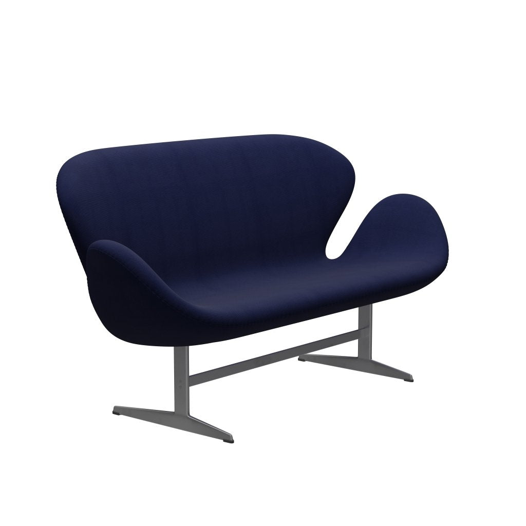 Fritz Hansen Swan Sofa 2-Sitzer, Silbergrau/Fame Dunkelblau (66005)