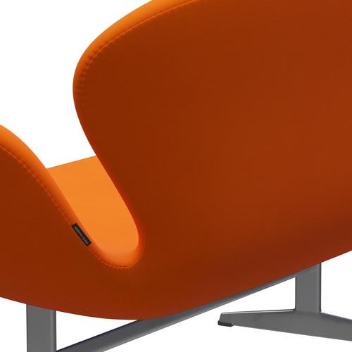 Fritz Hansen Swan Sofa 2-Sitzer, Silbergrau/Fame Orange (63077)