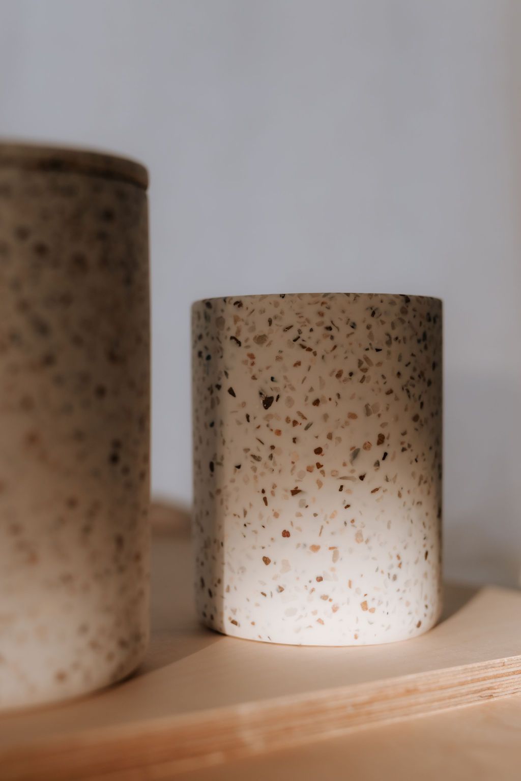 Humdakin Bologna Terrazzo Vase med låg, rød/beige