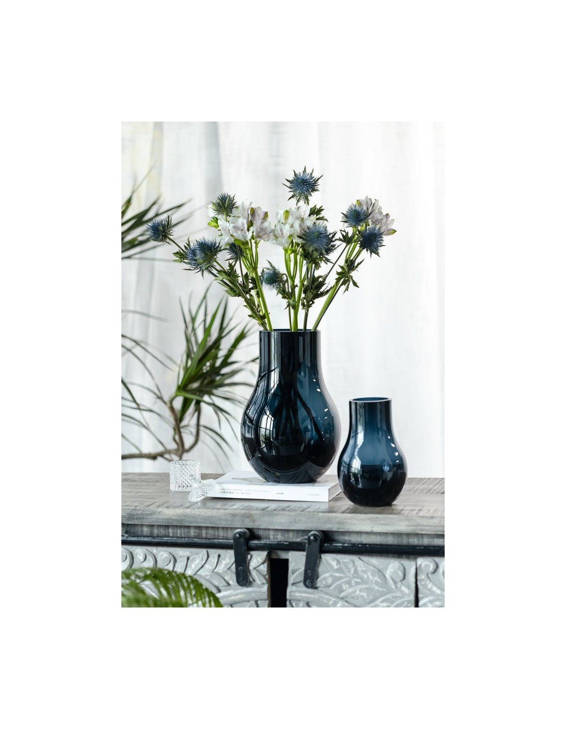 Modern Elegant Vase in Deep Blue Quality Glass, Davos10