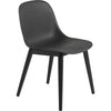 Muuto Fiber Side Chair Holzbeine, Fibersitz, Schwarz