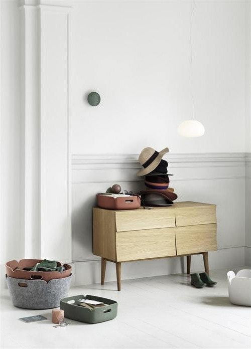 Muuto Sideboard schwarz reflektieren, klein