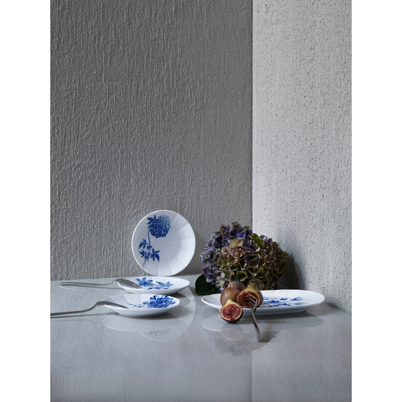 Royal Copenhagen Blomst Plate Funkie, 24cm