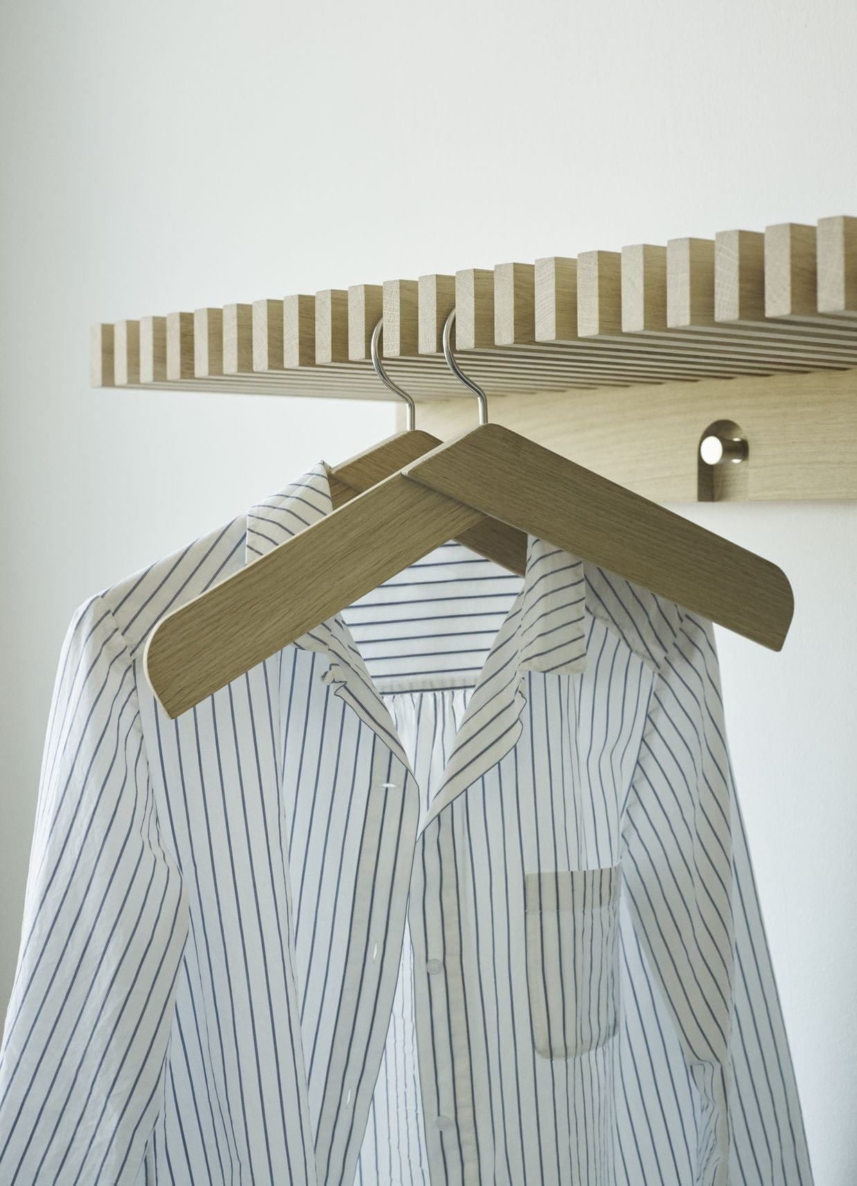 [product_category]-Skagerak Collar Coat Hanger, Oak-Skagerak-5706420096108-1431018-SKA-2