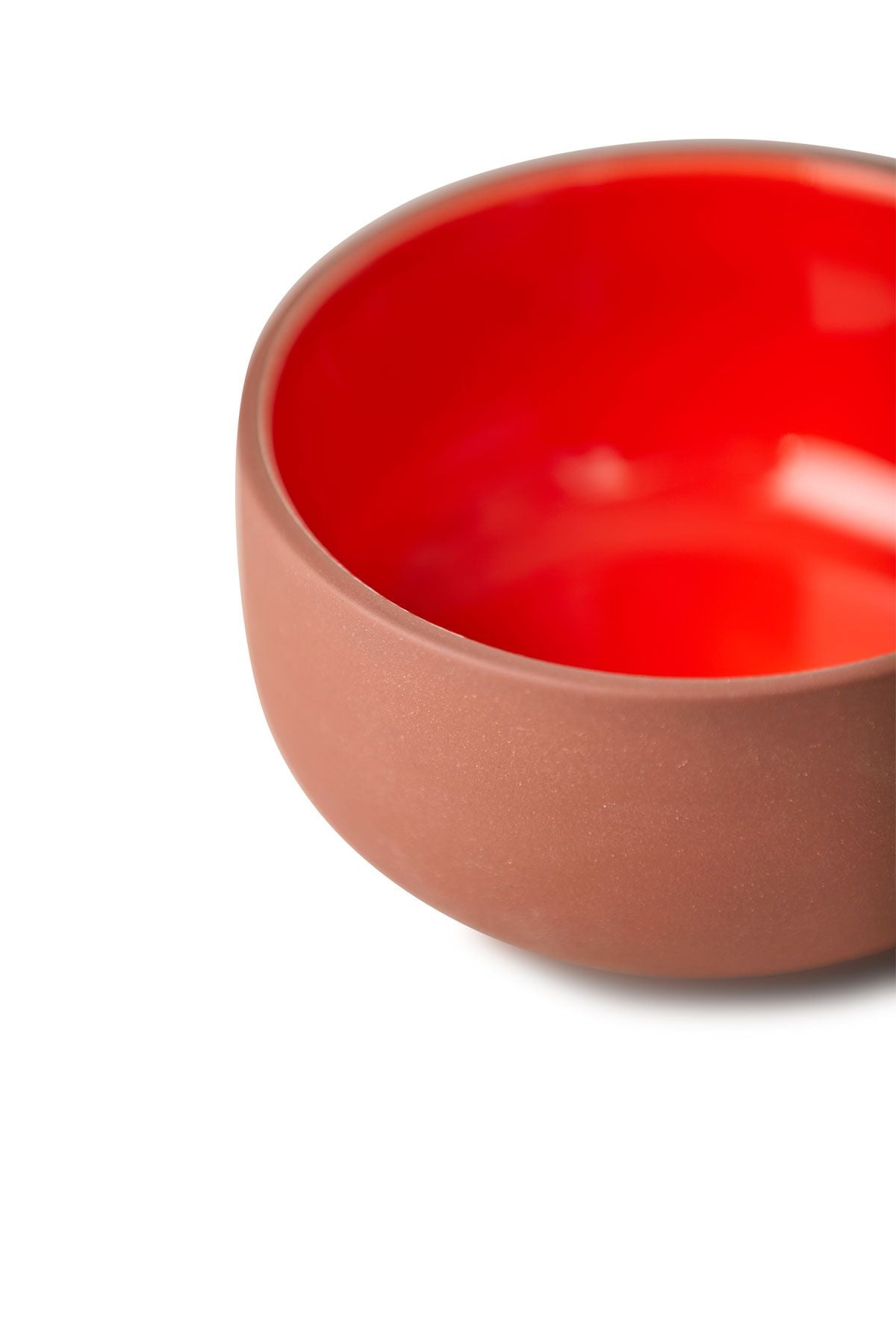 Studio sul set di argillose di 2 ciotole, terracotta/rosso