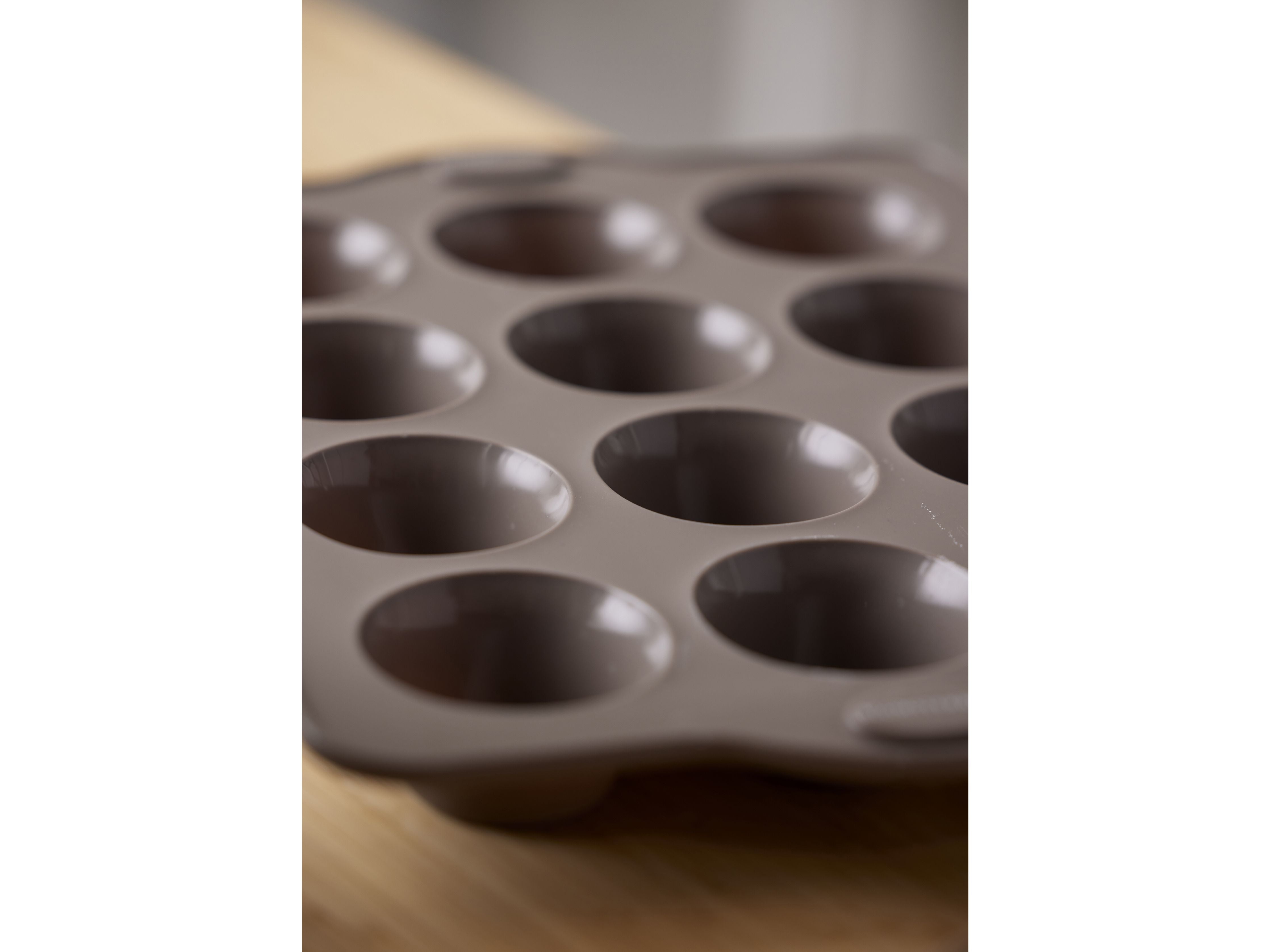 Blomsterbergs muffinspanne for 12 stykker, latte
