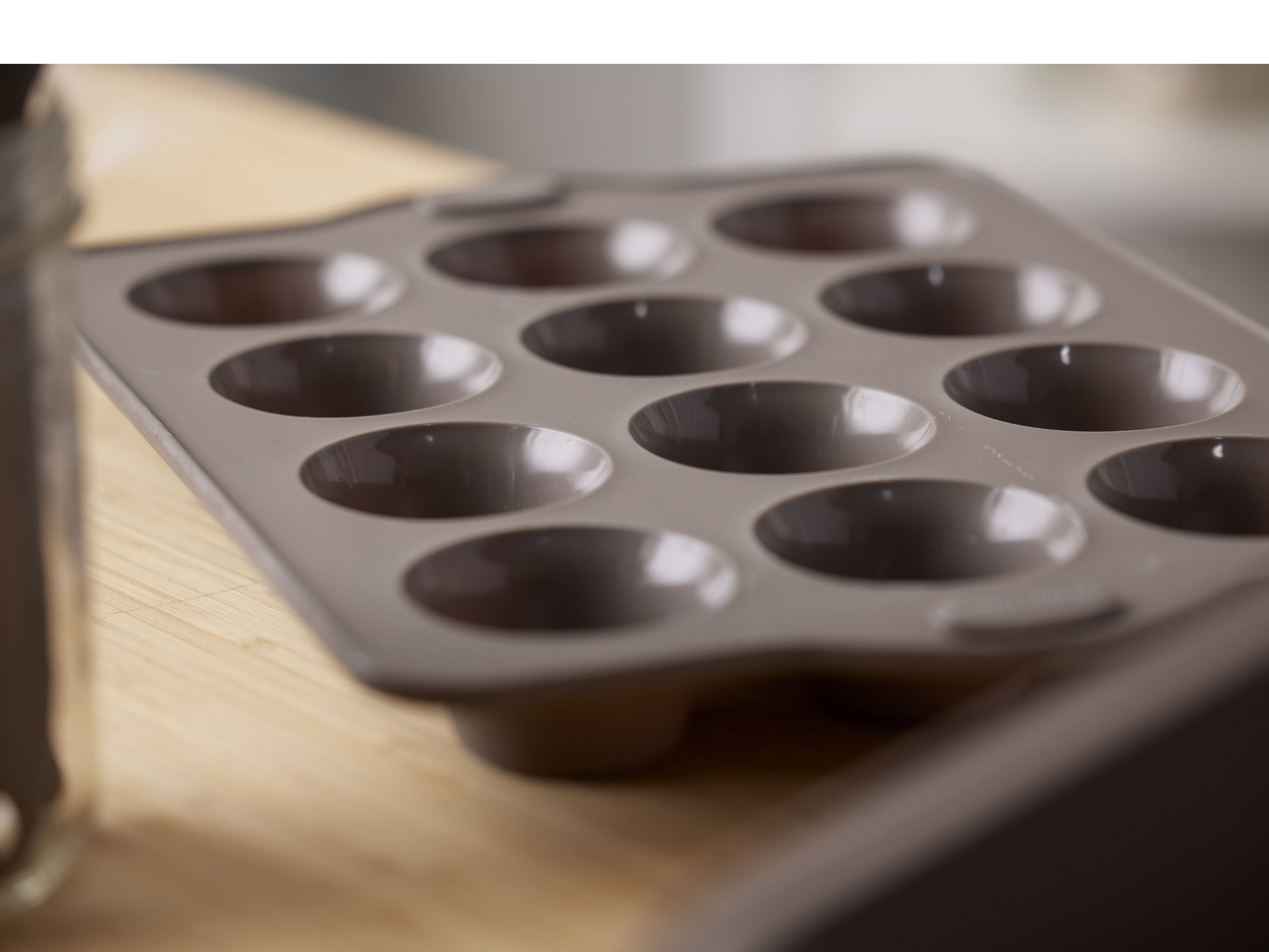 Blomsterbergs muffinspanne for 12 stykker, latte