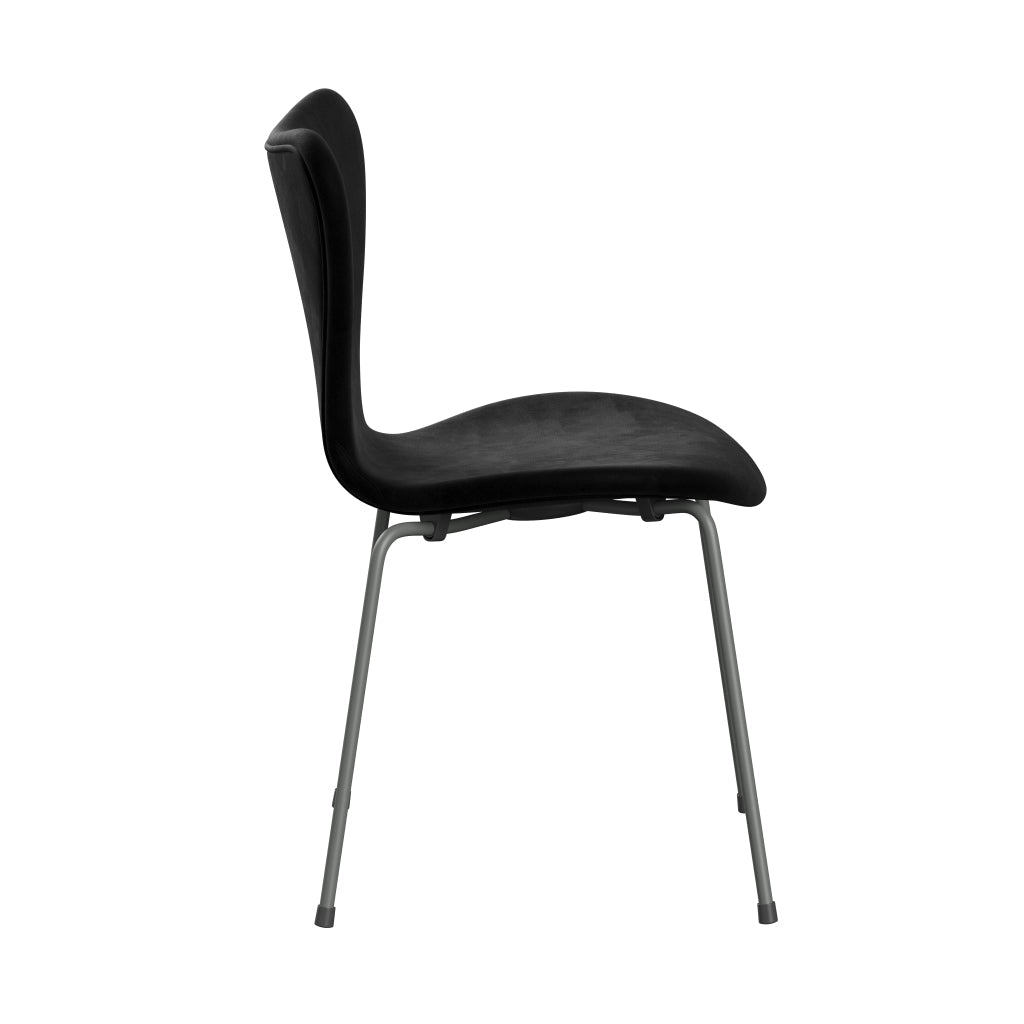 Fritz Hansen 3107 chaise complète complète, Silver Grey / Belfast Velvet Night Black