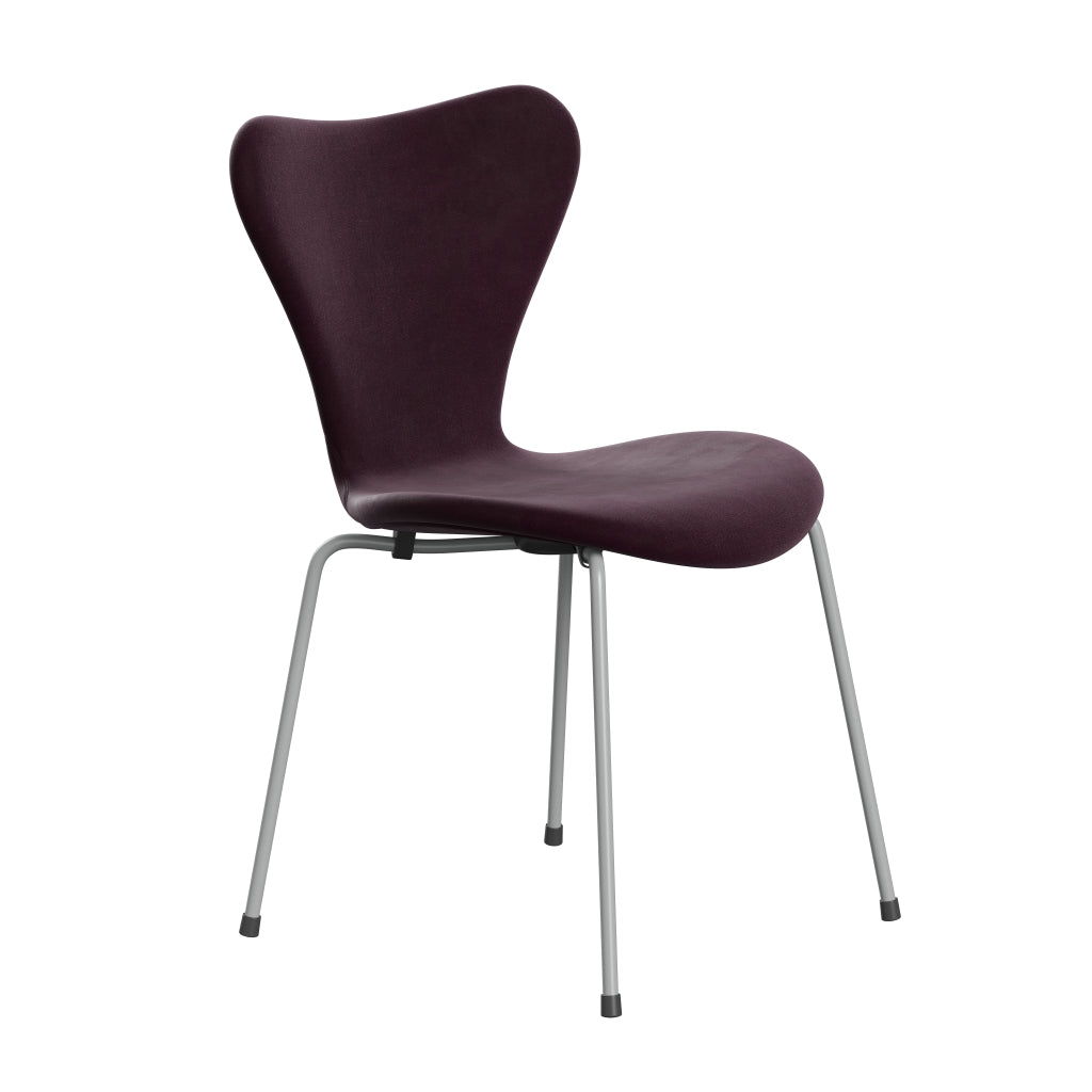 Fritz Hansen 3107 Stuhl Full Polstery, neun Grau/Belfast Velvet Dark Plum