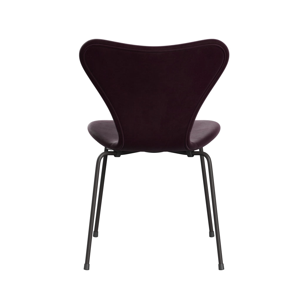 Fritz Hansen 3107 Stol Fuld polstring, varm grafit/Belfast Velvet Dark Plum