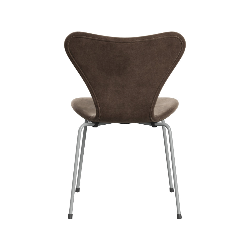 Fritz Hansen 3107 Stol Fuld polstring, ni grå/Belfast Velvet Gray Brown