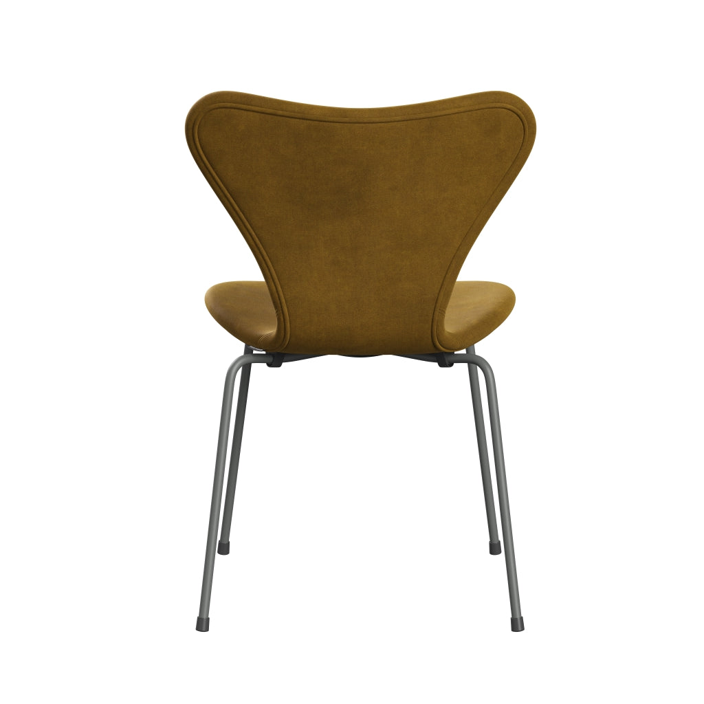 Fritz Hansen 3107 Stuhl Full Polster, Silbergrau/Belfast Velvet Soft Ocker