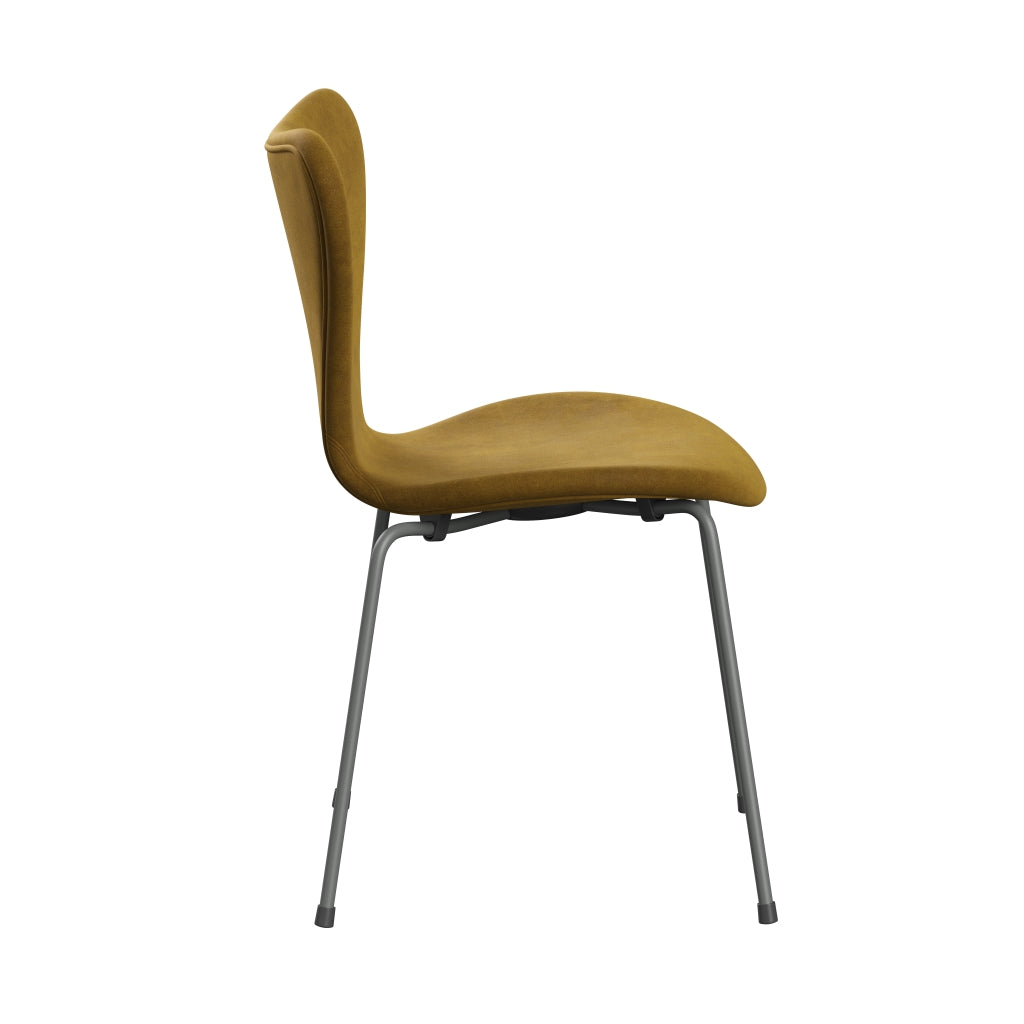 Fritz Hansen 3107 Silla tapicería completa, gris plateado/terciopelo Belfast OCre suave