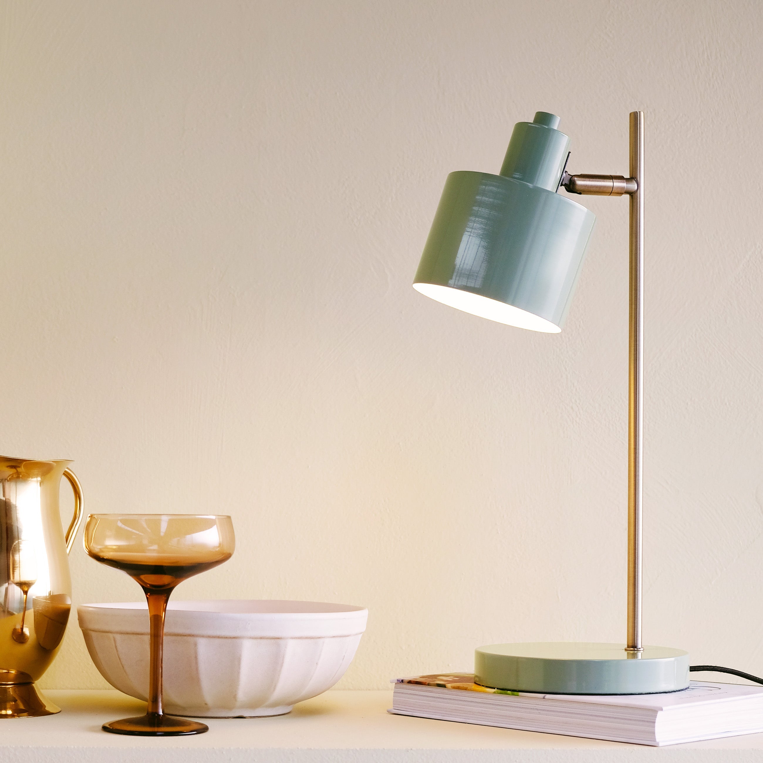 Dyberg Larsen Lampe de table de l'océan, olive / laiton