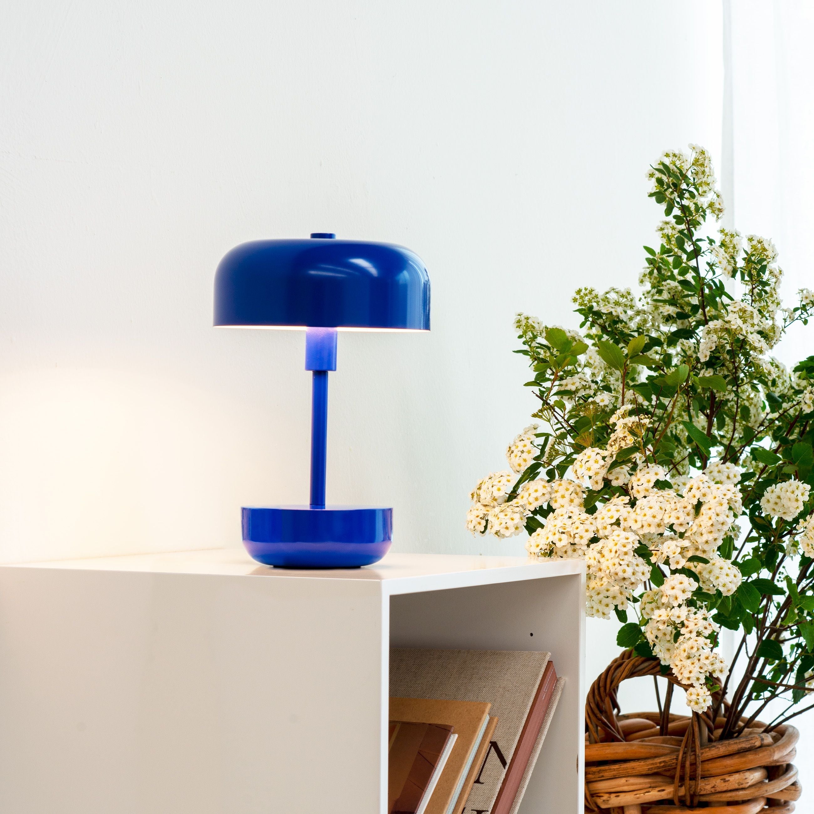 Dyberg Larsen Lampe de table rechargeable Haipot, bleu
