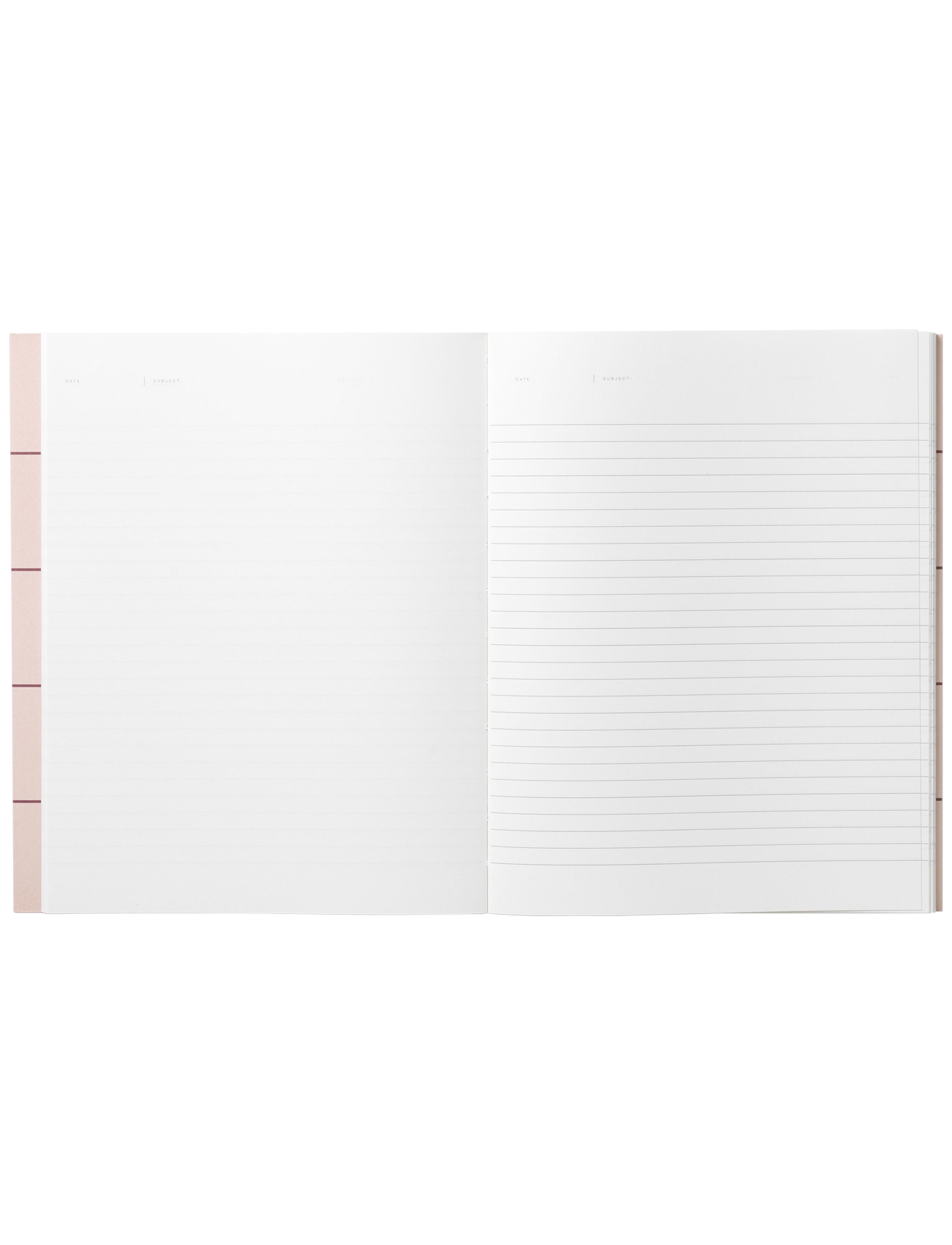 Let op Studio een groot, roze notebook