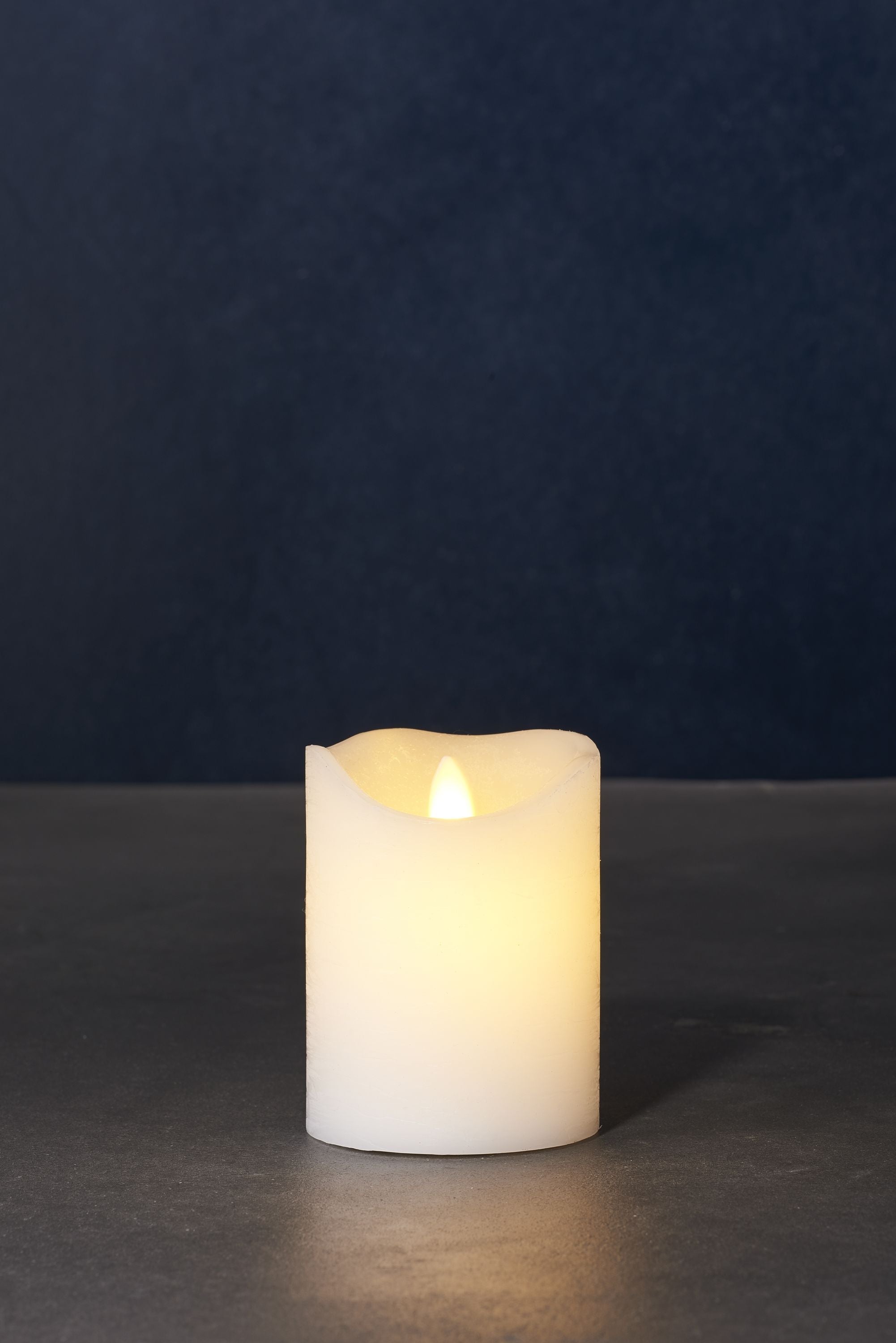 Sirius Sara Exclusive Led Candle Ø7,5x H10cm, wit