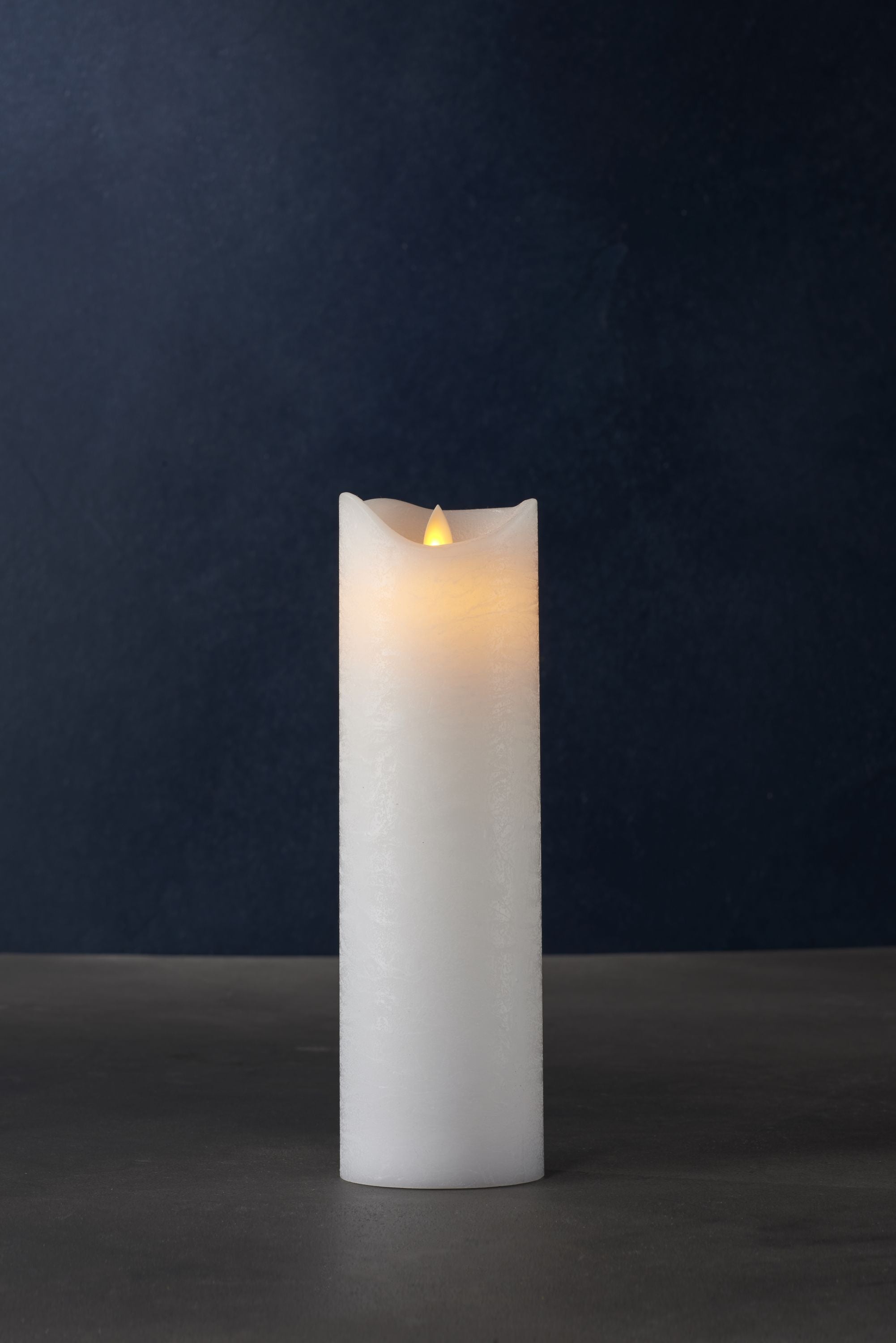 Sirius Sara Exclusive LED -kynttilä Ø7,5x H25cm, valkoinen