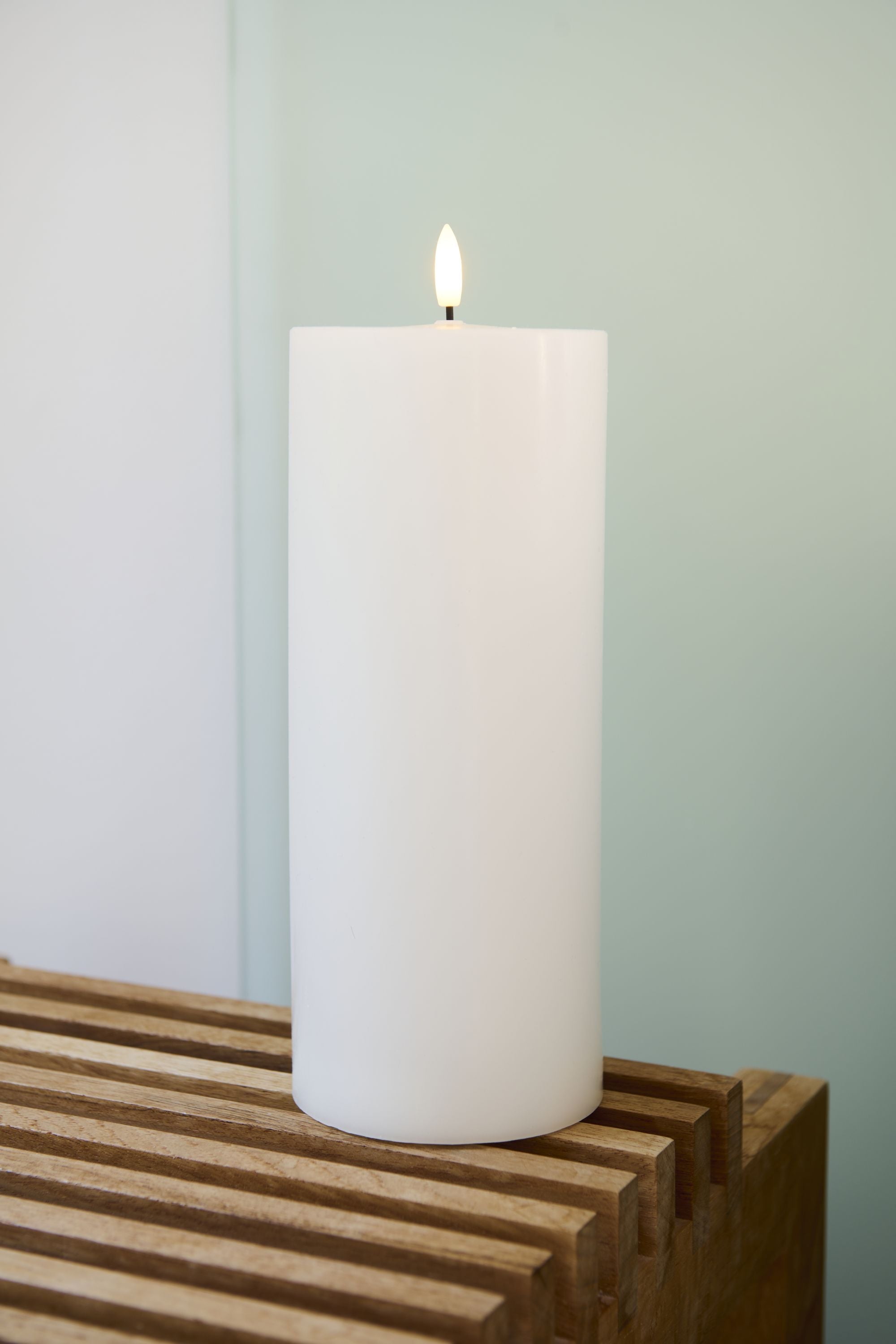Sirius Sille ladattava LED -kynttilä valkoinen, Ø10x H25 cm