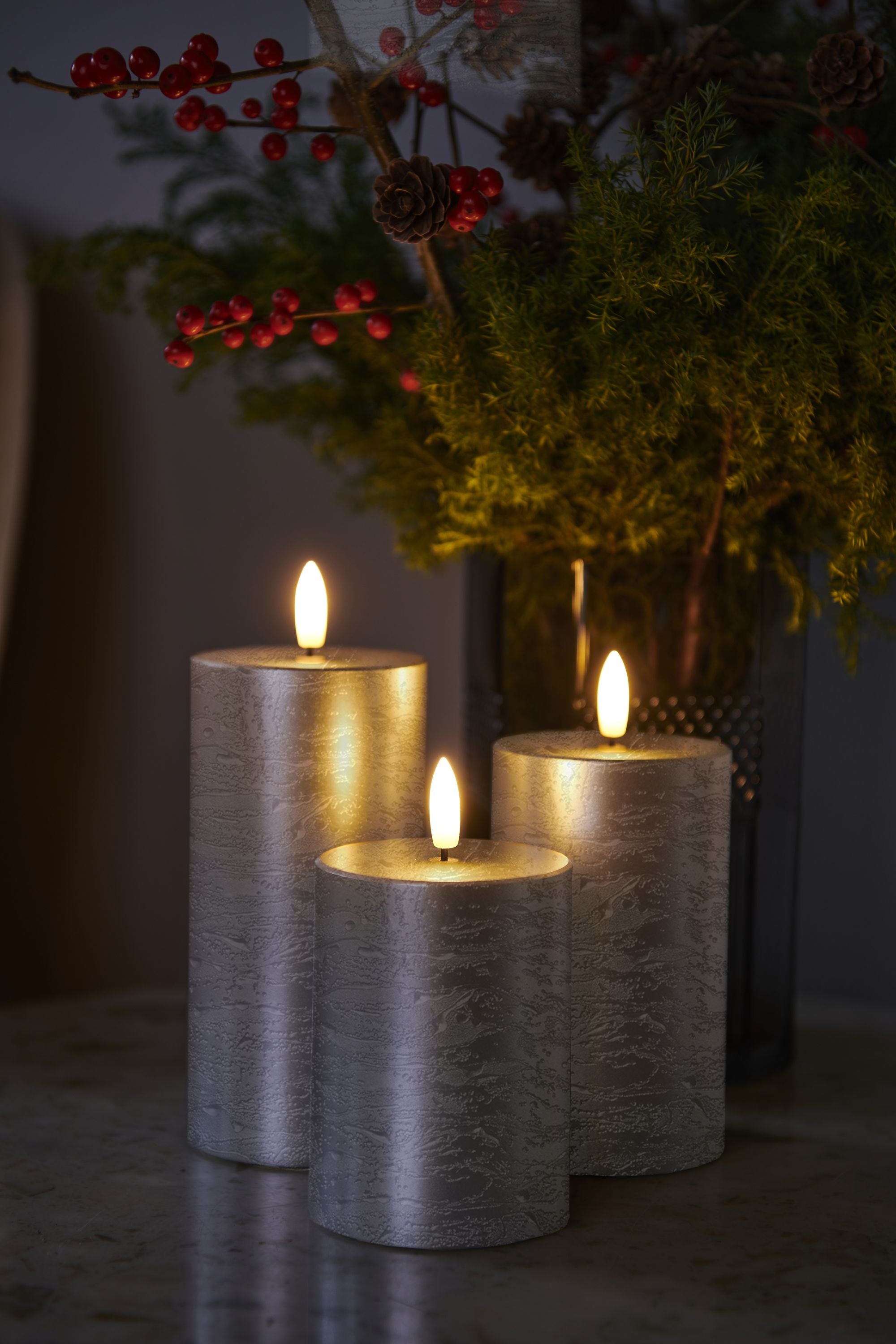 Sirius Sille LED CANDLE 3 PCS Ø7,5x10/12,5/15 cm, oro