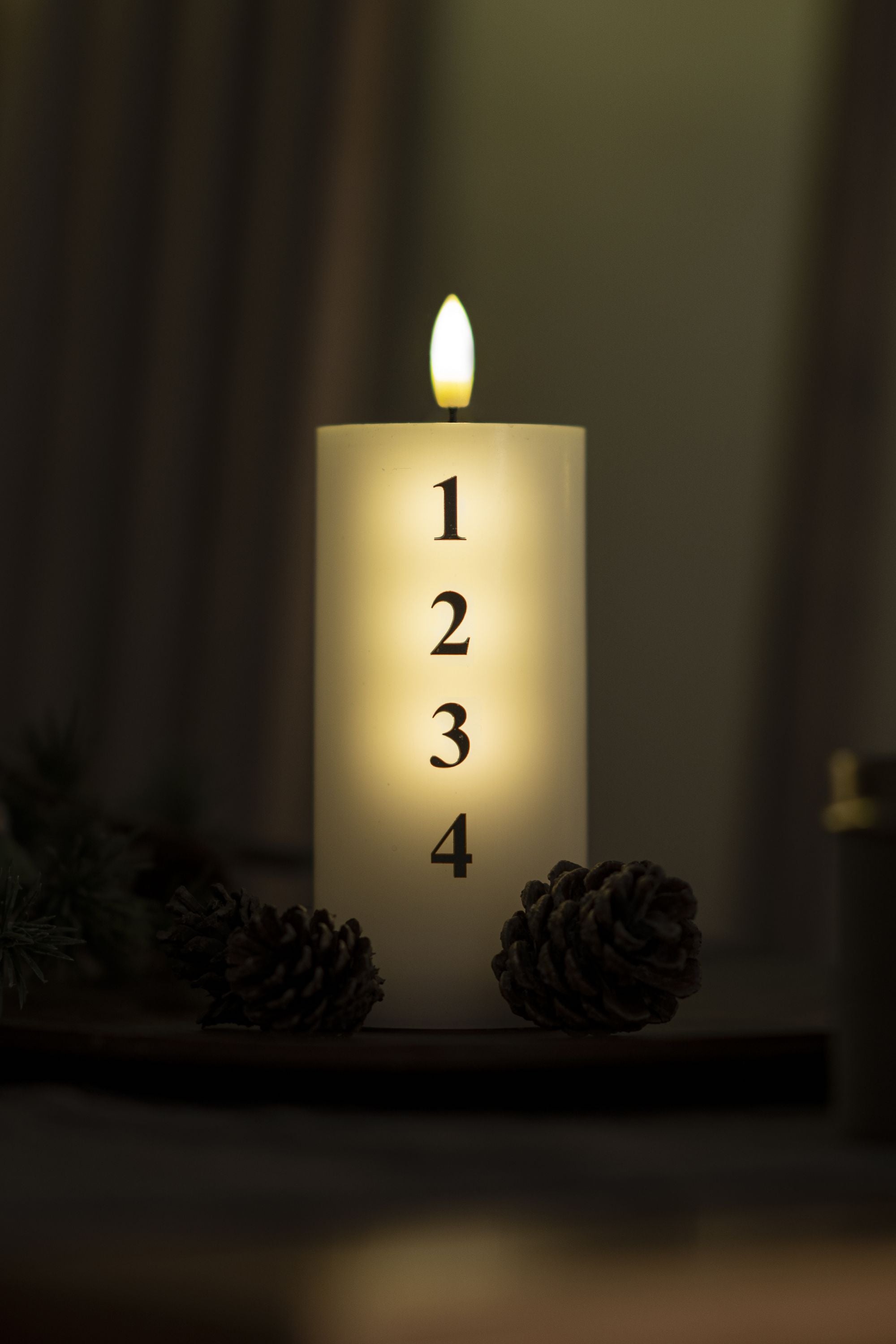 Sirius Sille Advent Light Ø7x H15cm, vit/svart