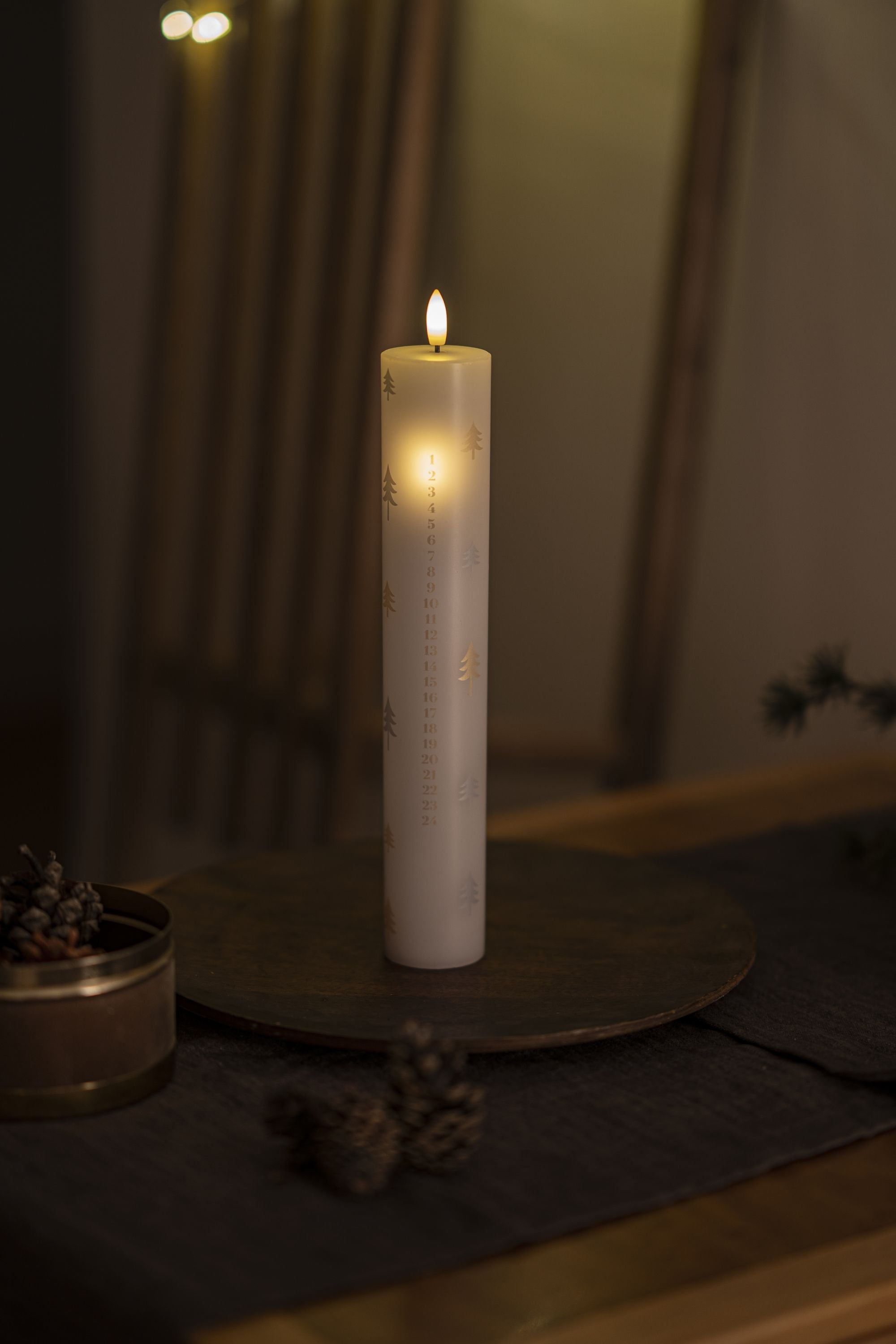 SIRIUS Sille Calendar Candle Ø5X H29,8cm, blanc / or / argent