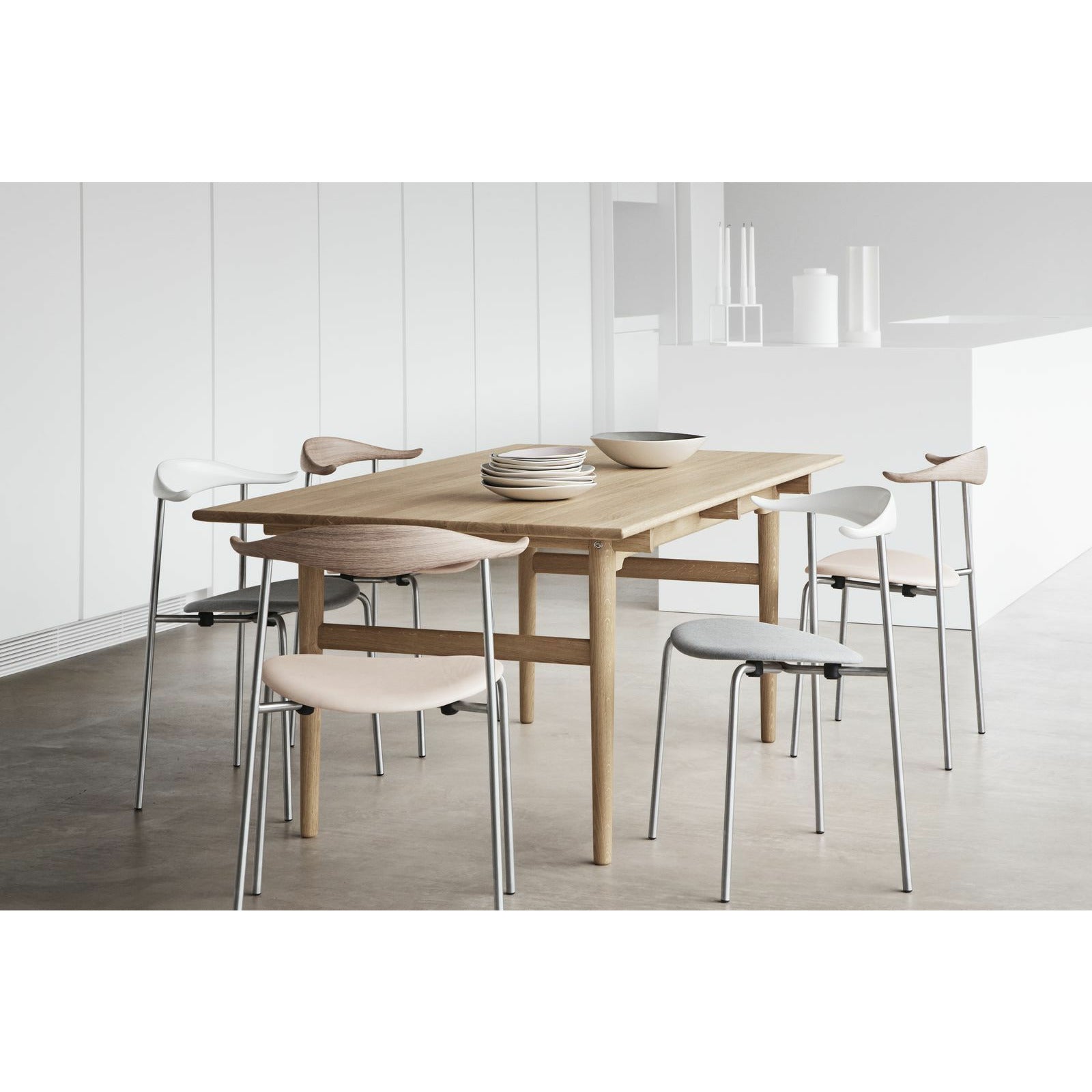 Carl Hansen Ch327 Dining Table 248x95cm, Soaped Oak