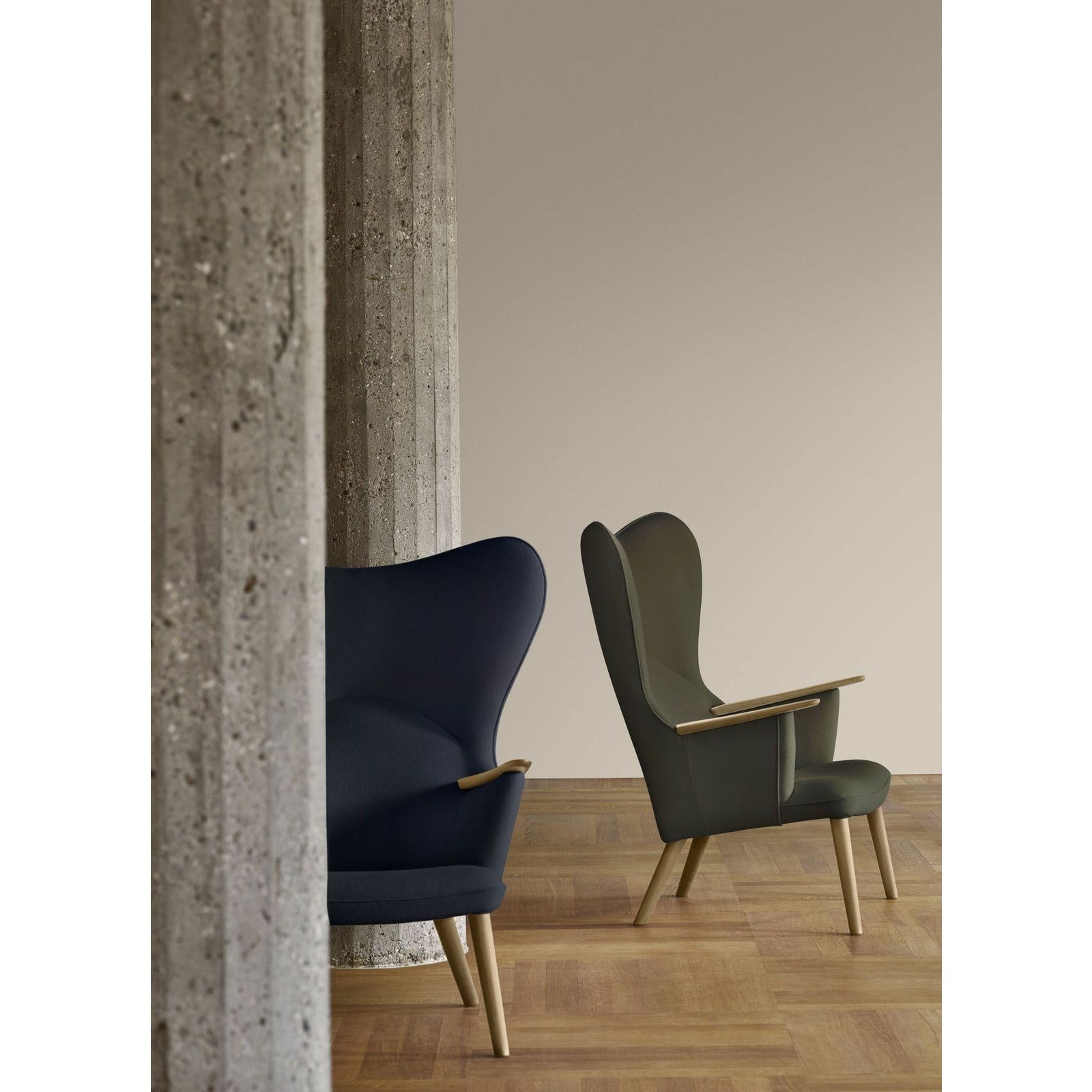 Carl Hansen Ch78 Mama Bear Lounge Chair, Eiche geölt/Blau Fiord 0782
